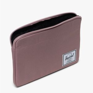 Herschel Anchor 15/16” Ash Rose Zipper Laptop Sleeve
